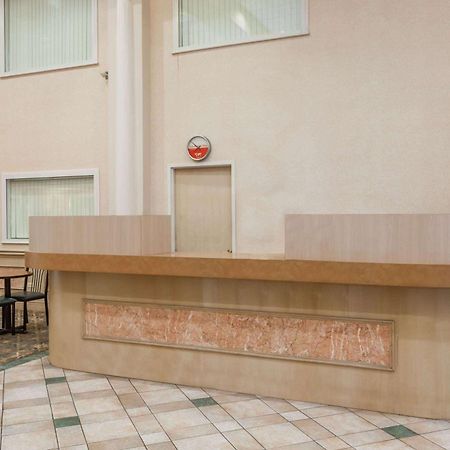 Ramada By Wyndham Hammond Hotel & Conference Center Esterno foto