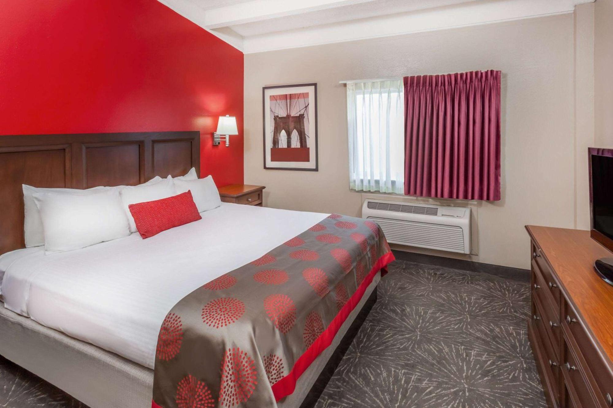 Ramada By Wyndham Hammond Hotel & Conference Center Esterno foto