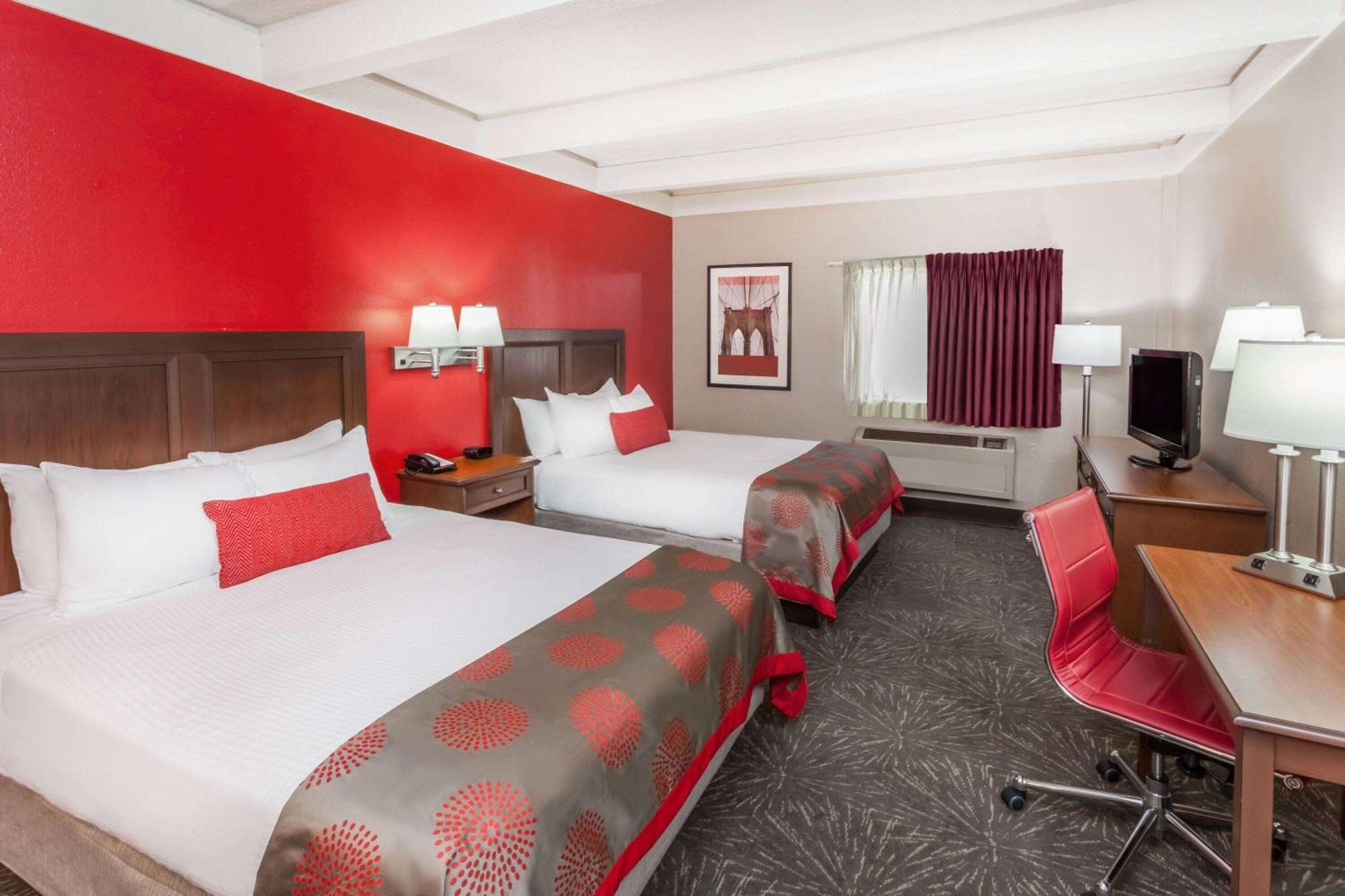 Ramada By Wyndham Hammond Hotel & Conference Center Esterno foto