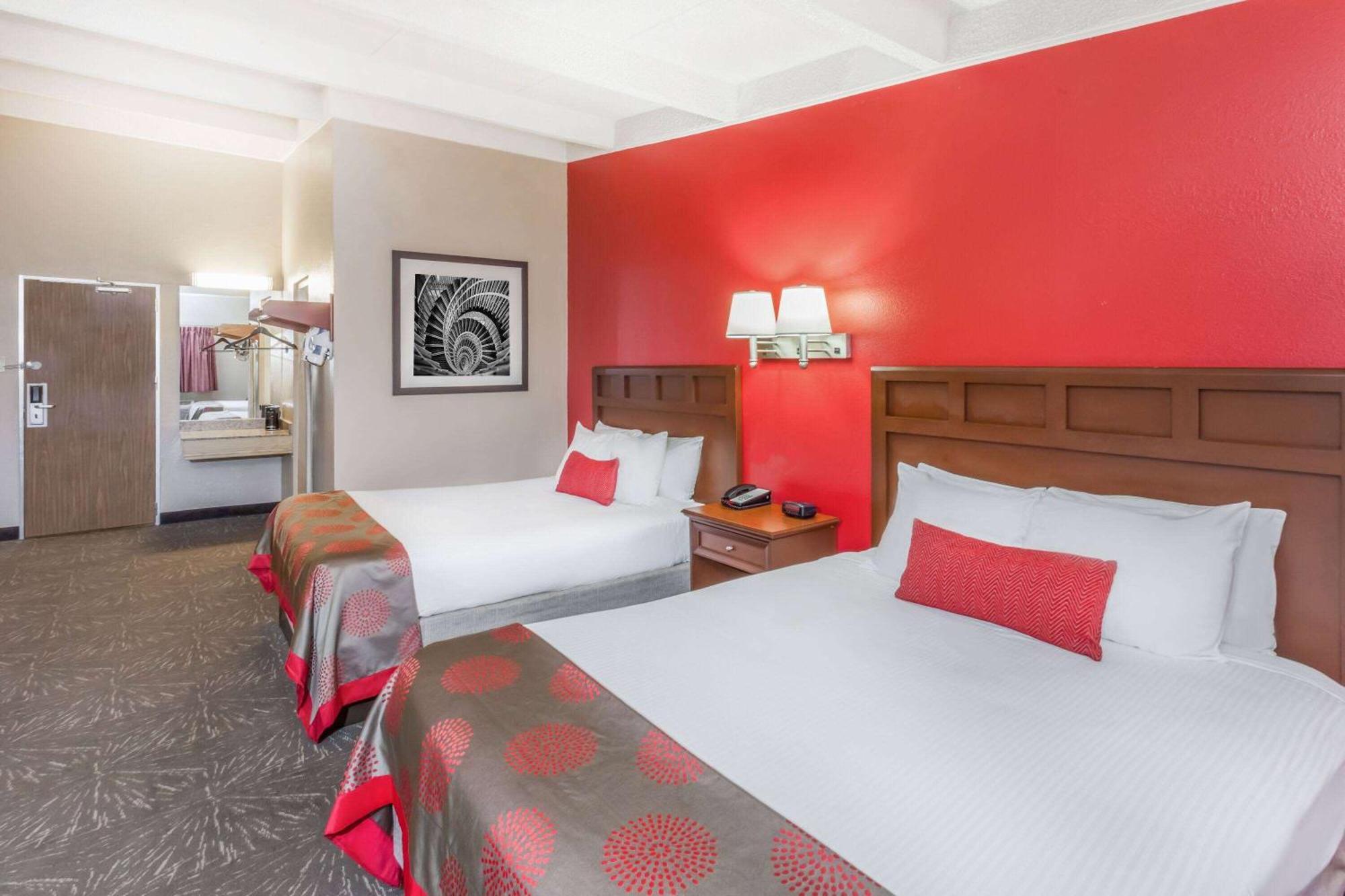 Ramada By Wyndham Hammond Hotel & Conference Center Esterno foto