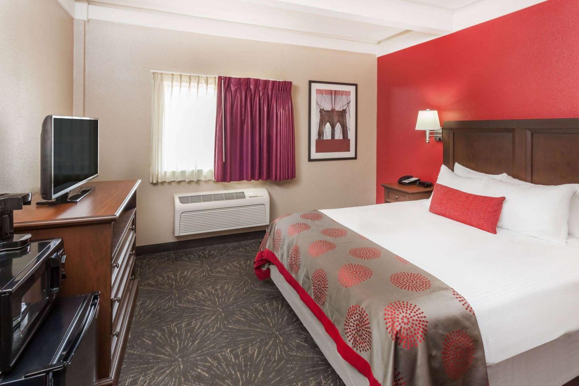 Ramada By Wyndham Hammond Hotel & Conference Center Esterno foto
